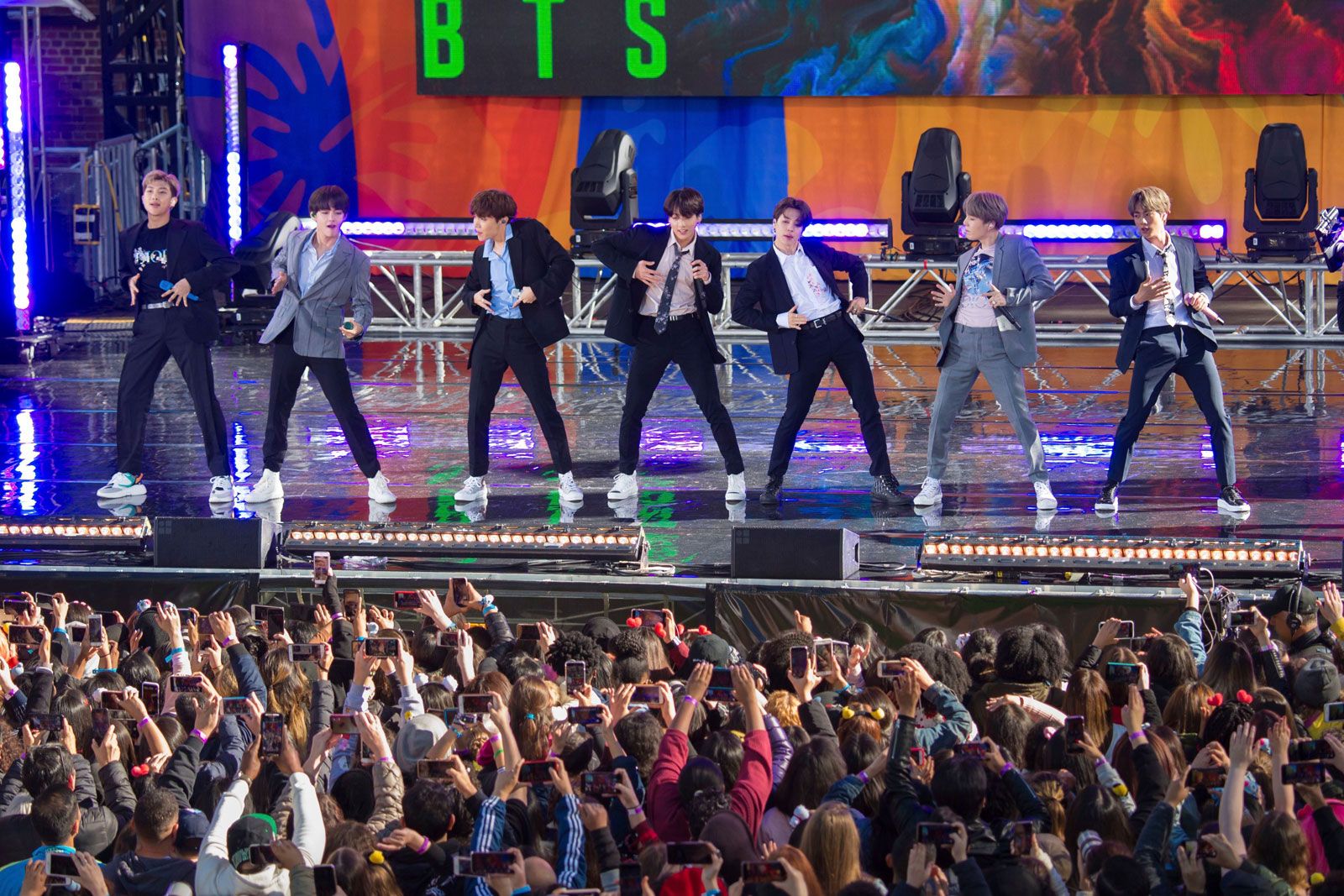 k-pop trending editorial guide